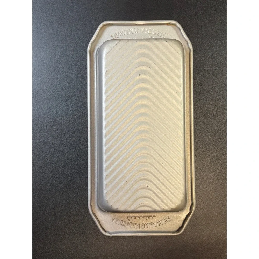 American Bakeware Classics Aluminum Loaf Pan Chevron Textured Bread Pan 10x5 J4